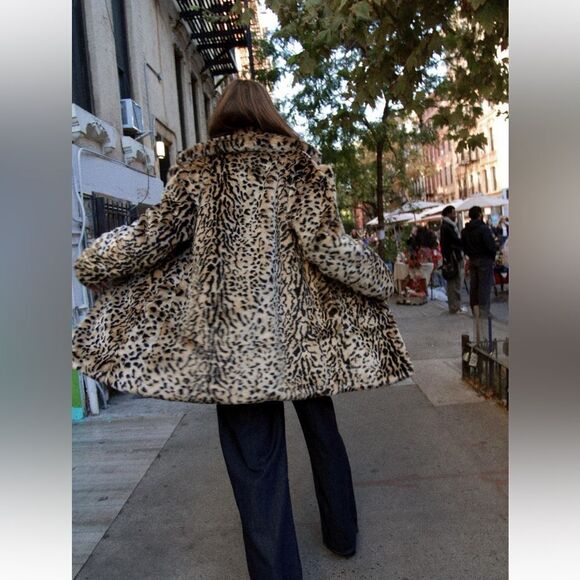 FAUX FUR ANIMAL PRINT COAT - Picture 4 of 16